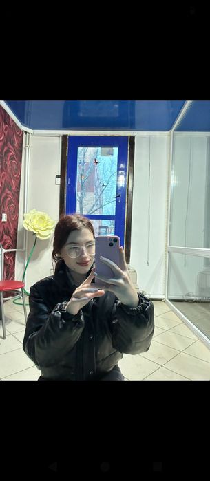 Короткая теплая кожанная куртка