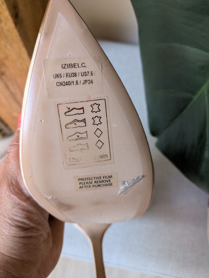 Страхотни обувки Ted Baker