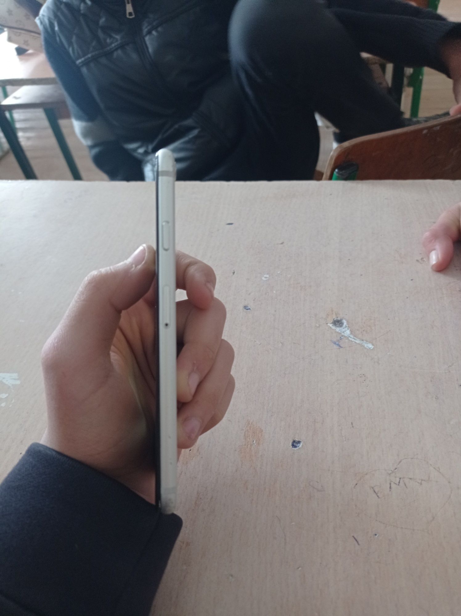 Iphone 6 sotiladi