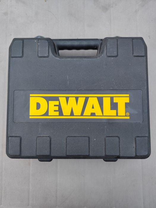 Acumulatori si incarcator DeWalt