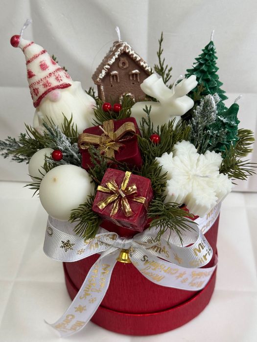 Коледни аранжировки с ароматни соеви свещи