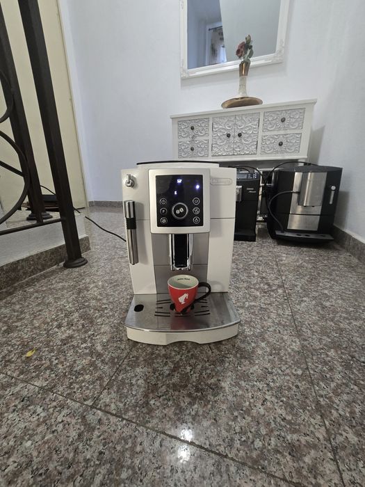 Кафемашина Delonghi intensa