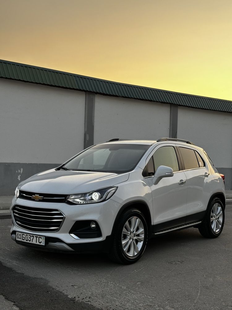 Tracker 1 Premier