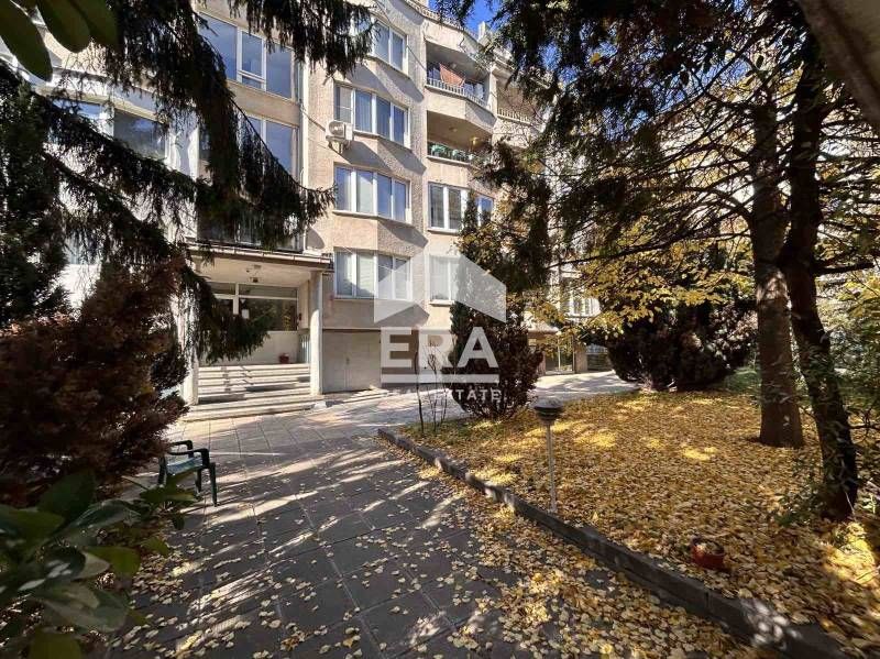 Продава се Тристаен апартамент в София, Лозенец - 85 кв.м за 3765 €/кв.м - Снимка #11