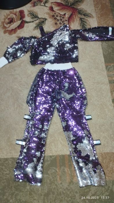 Костюм танцевальный для девочки.