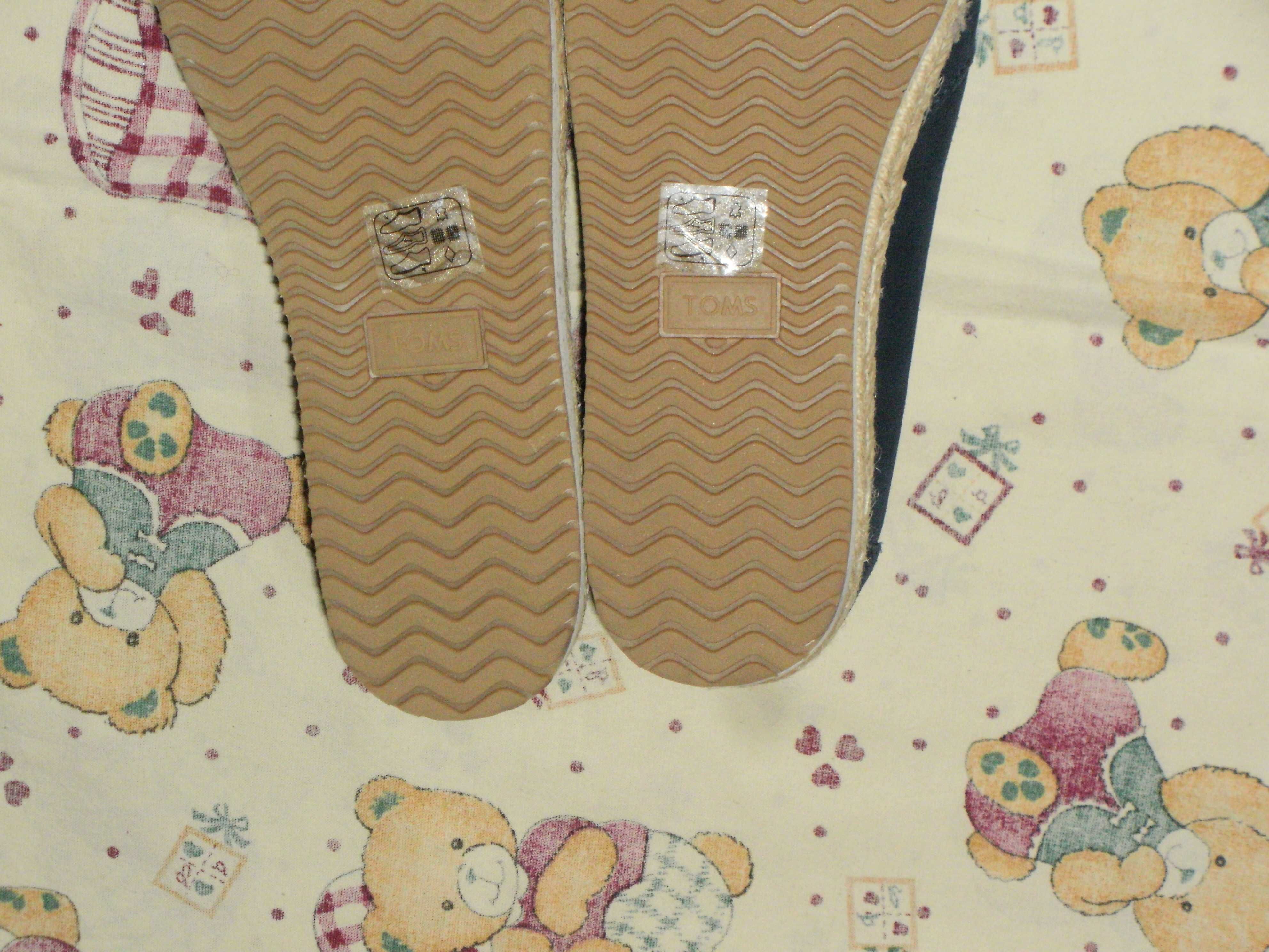 TOMS оригинални нови дамски 38