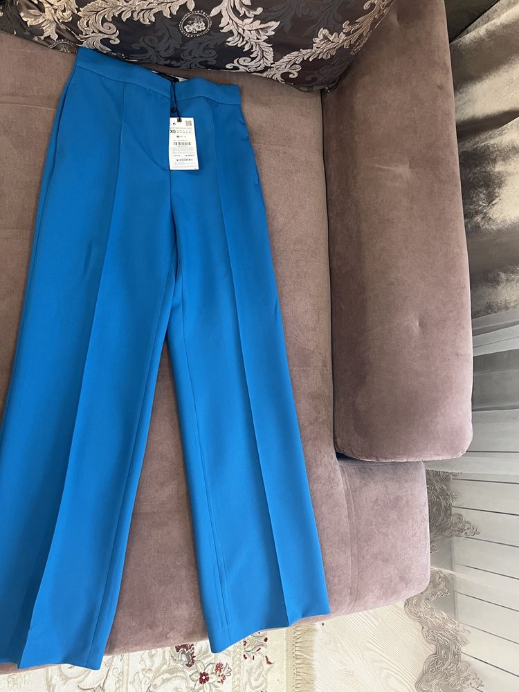 брюки Zara новые очень красивого цвета