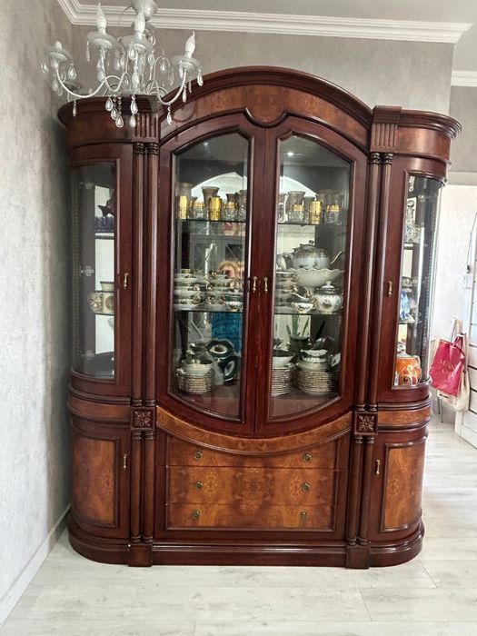 продам шкаф для посуды