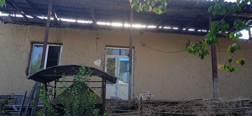 Продаю  5 соток   ор-р  Арча куча  автосервис Школа 81 под застройку