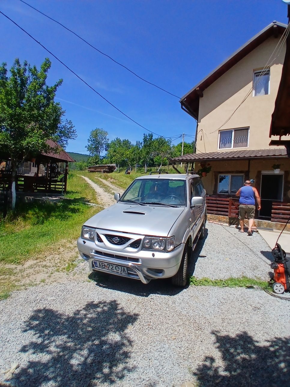 Vând nissan terano 2