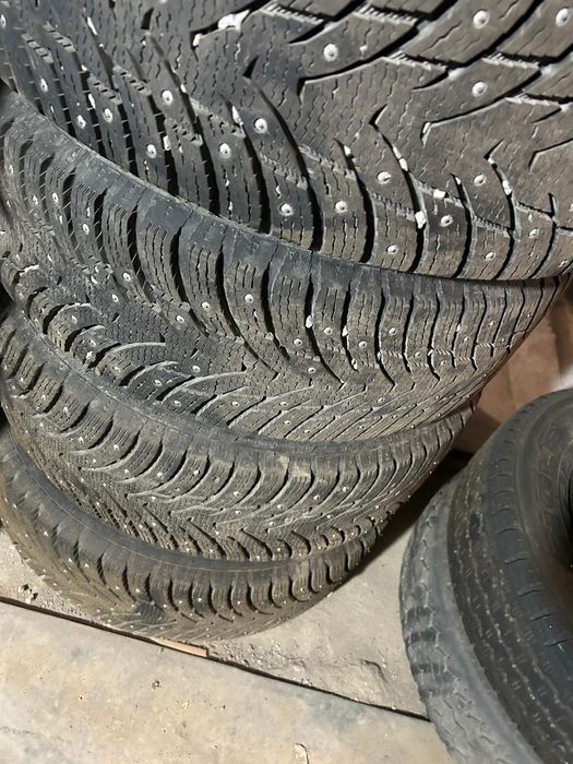 Продам зимние шины б/у
215/55/17, 4 колеса, в хорошем состоя