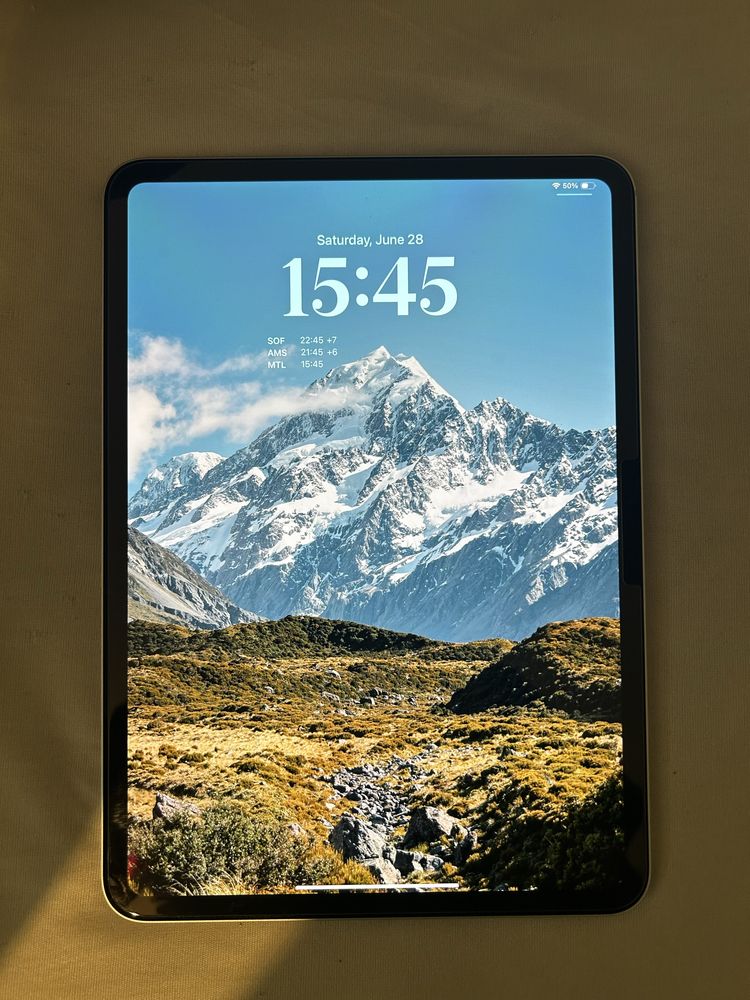 Ipad pro 11 (m4) 256gb в отлично състояние.