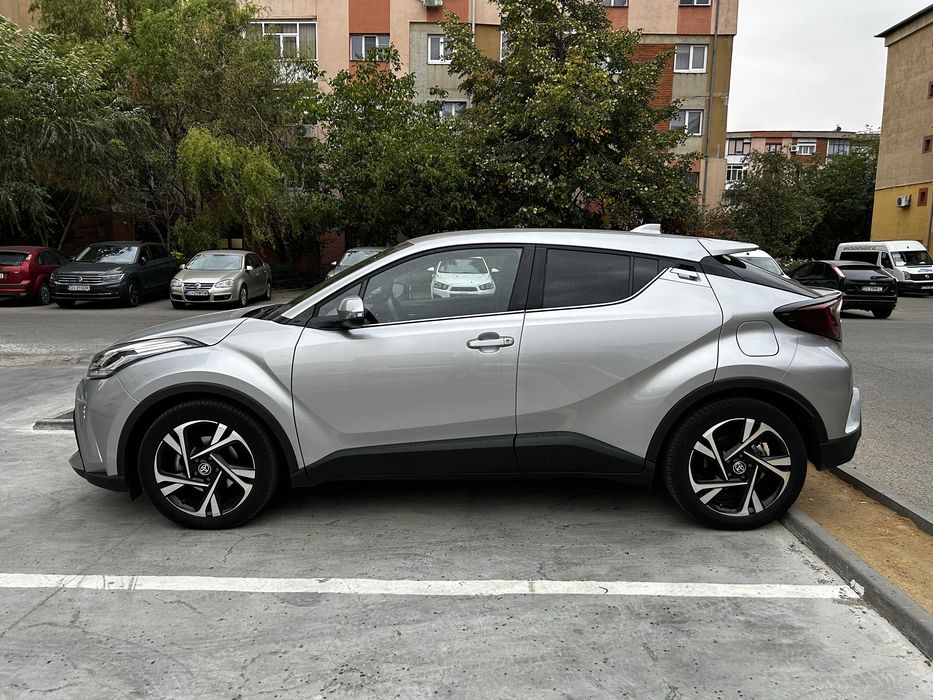 Toyota C-HR, 1.8 Hybrid, 2022, unic proprietar (inca 3 ani garantie)