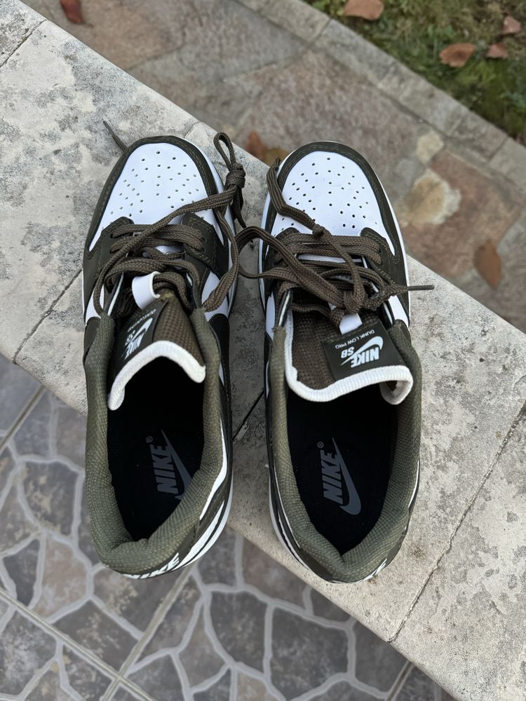 Дамски маратонки Nike Dunk Low White/ Medium Olive-White