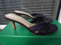 Продавам елегантни дамска чехли на ток, черни, марка Faith номер 36/3