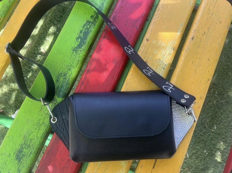 Естествена кожа дамска чанта Поинт тип бананка Point bag parfois