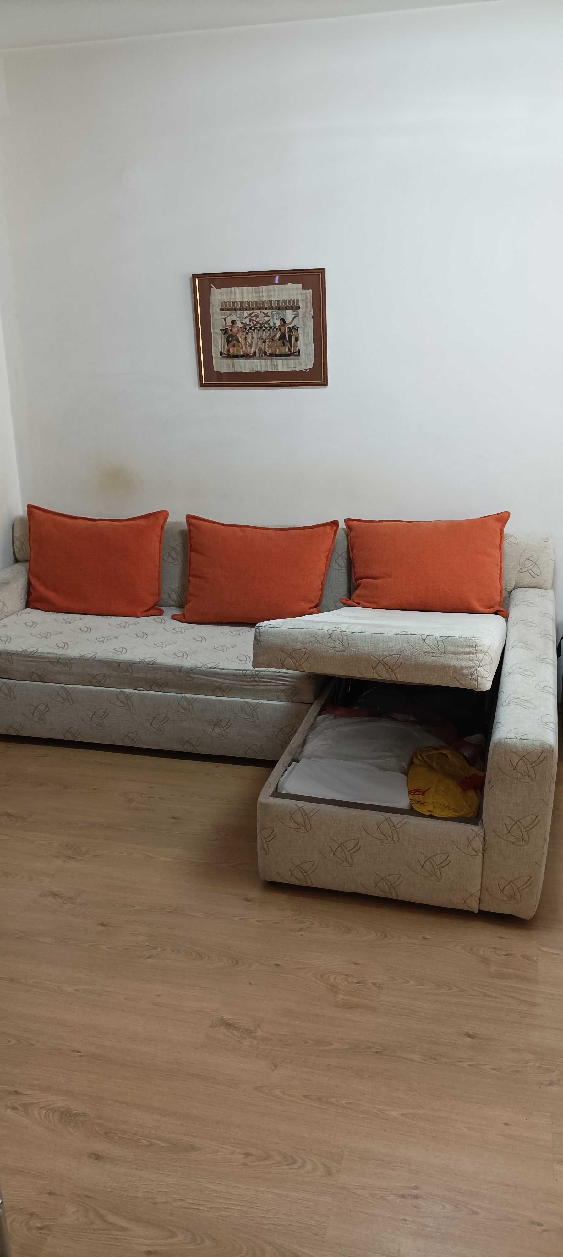 Продавам ъглов диван