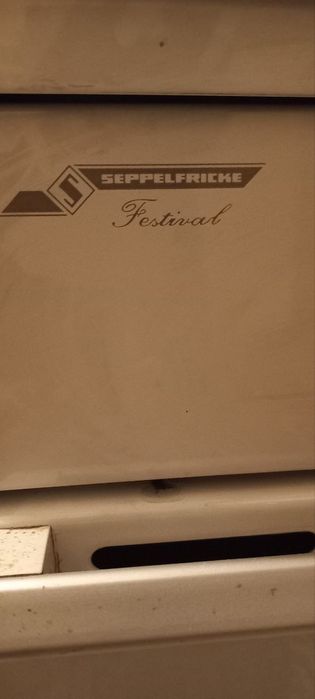 Газовая плита   .