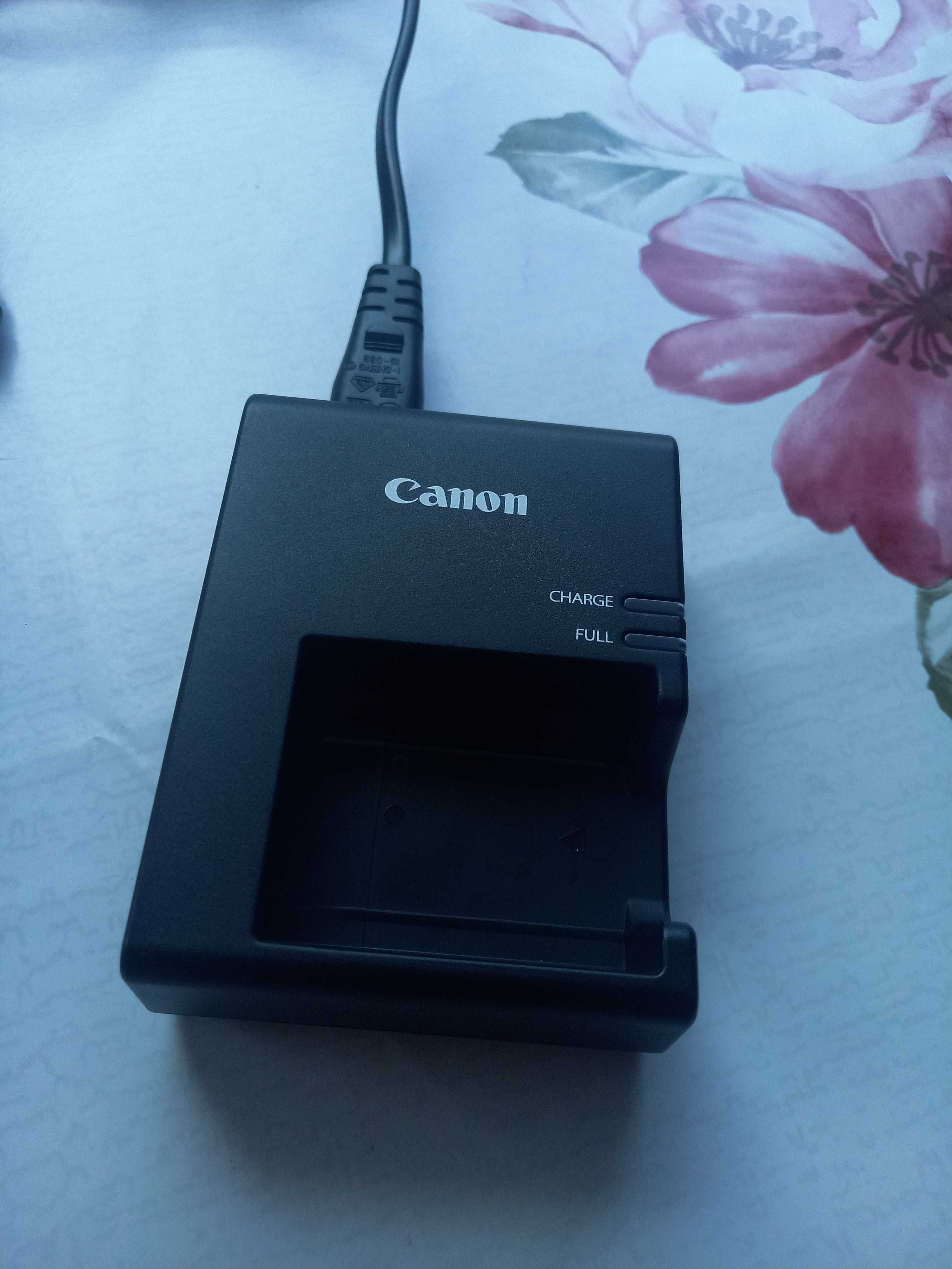 Фотоапарат Canon EOS 1200 D