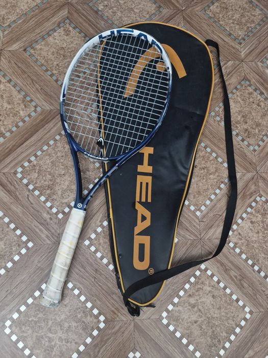 Продам теннисную ракетку