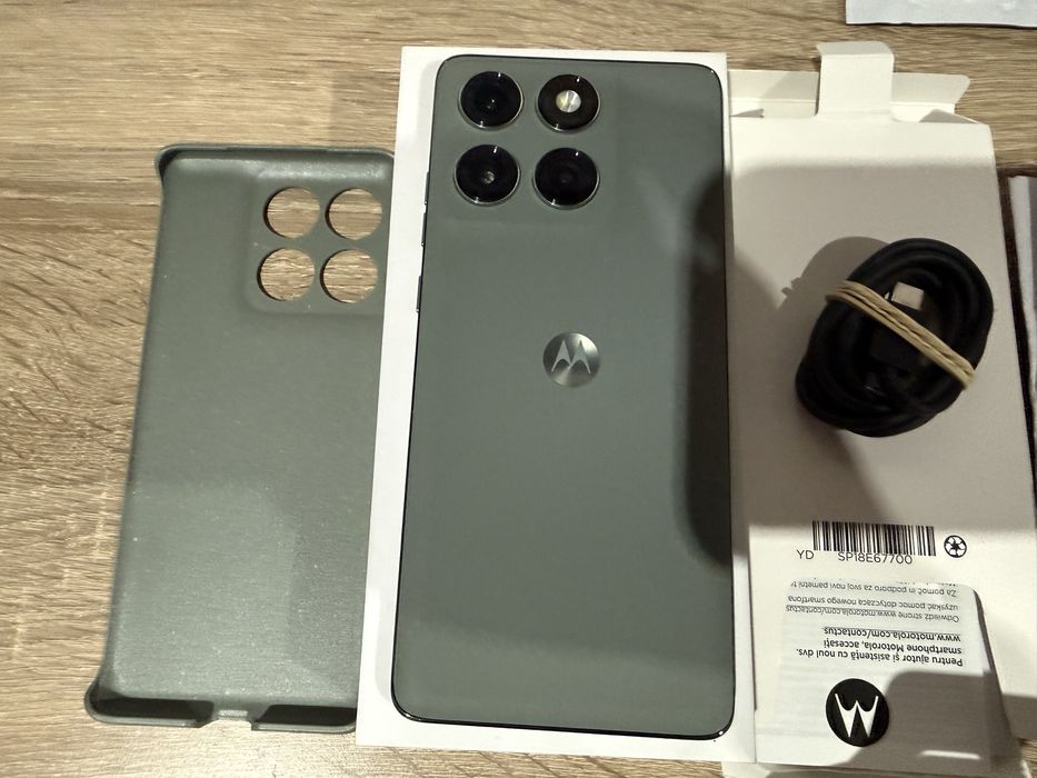 Продавам Motorola edge 60 pro 12/512 gb.