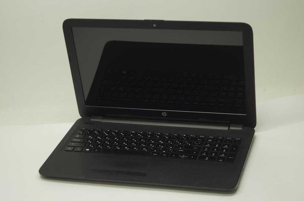 Почти новый ноут HP AMD 9 серии 8Gb DDR4 120Gb SSD 5-6 часов бат Win10