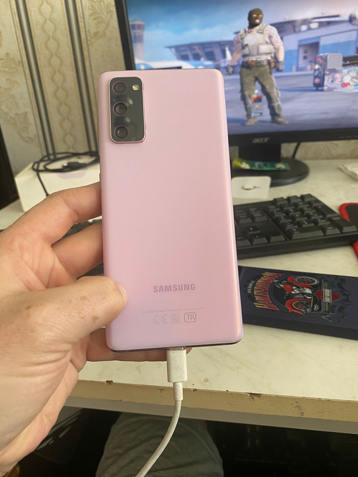 Продам Samsung s20fe