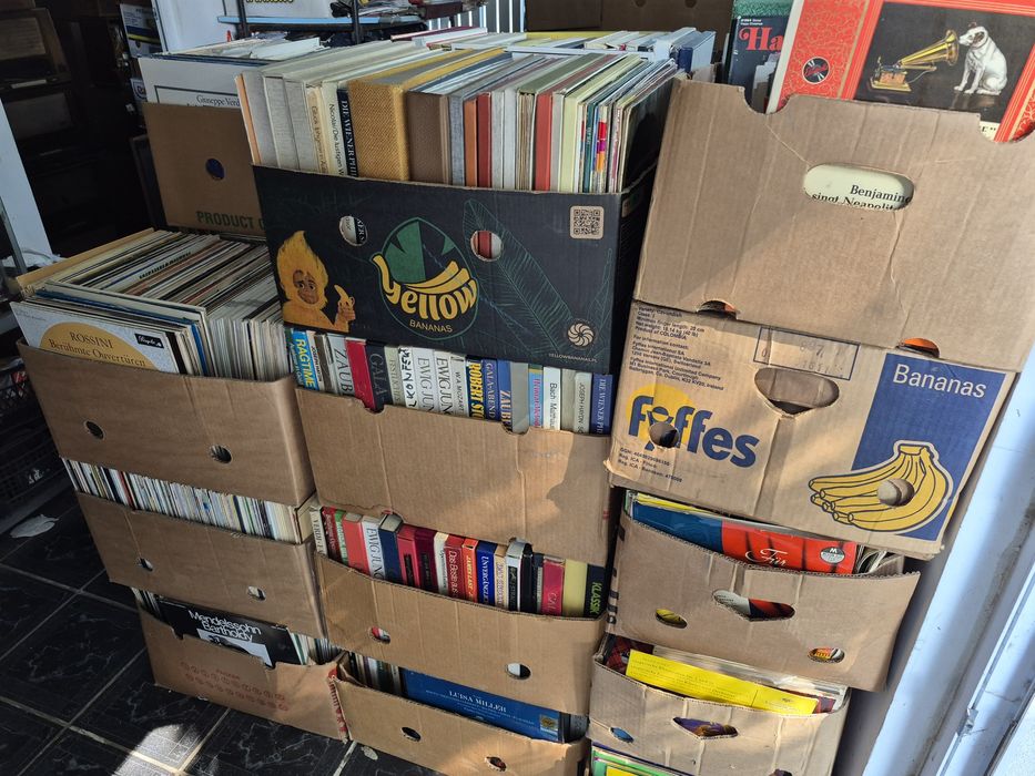 Vând 200lp,Discuri Vinil muzica clasica compozitori celebrii 

- Tot l