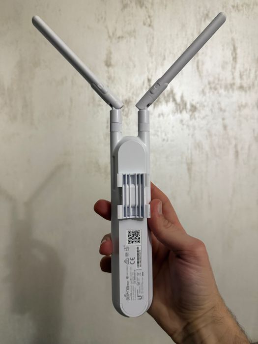 Acces point unifi Ubquiti 2.4 5Ghz si injector poe 24v unifi