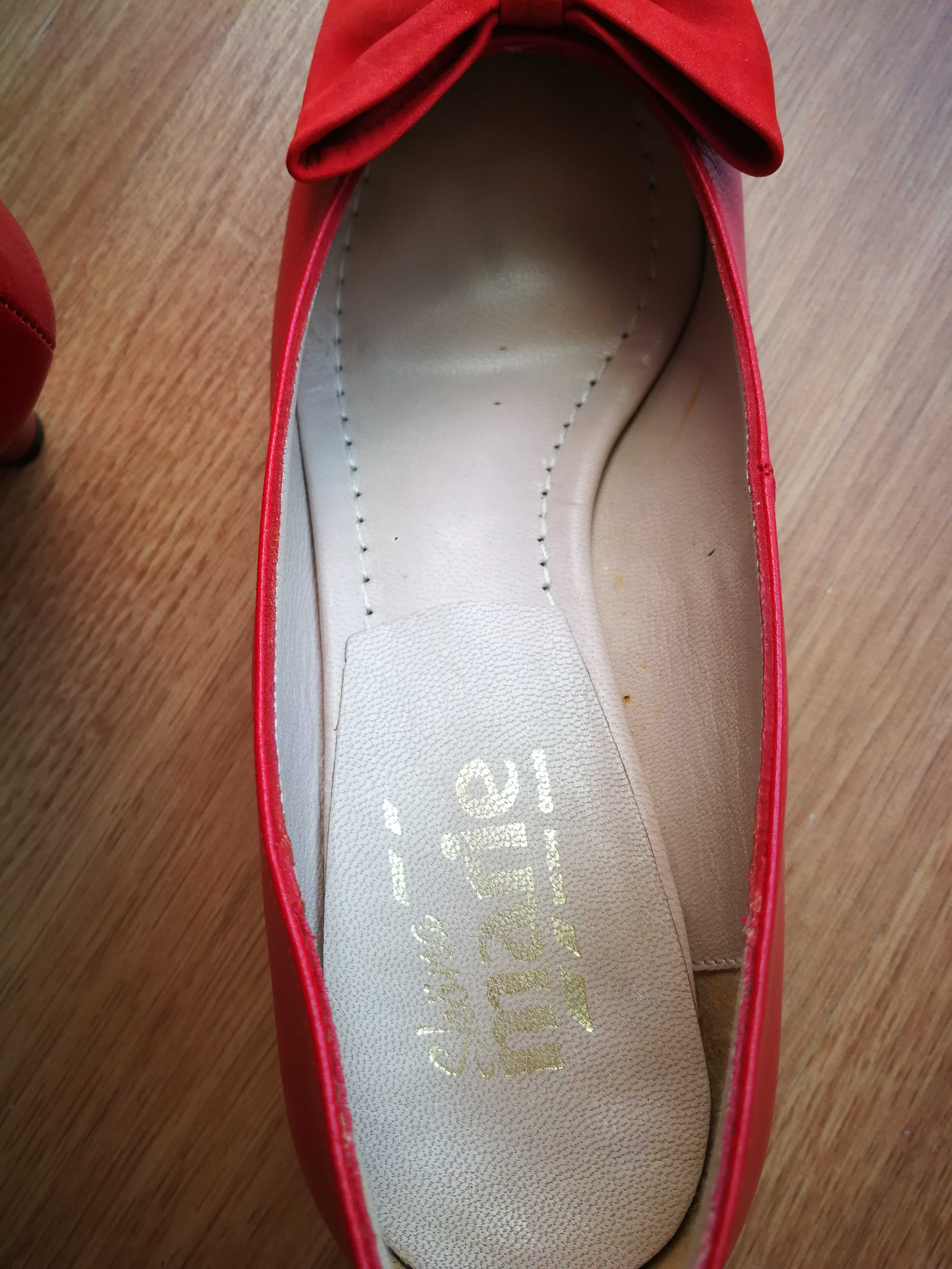 Pantofi piele culoare roșu