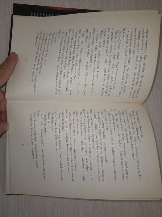 Carte Douglas Adams's - Hitchhiker's Guide to the galaxy in engleza