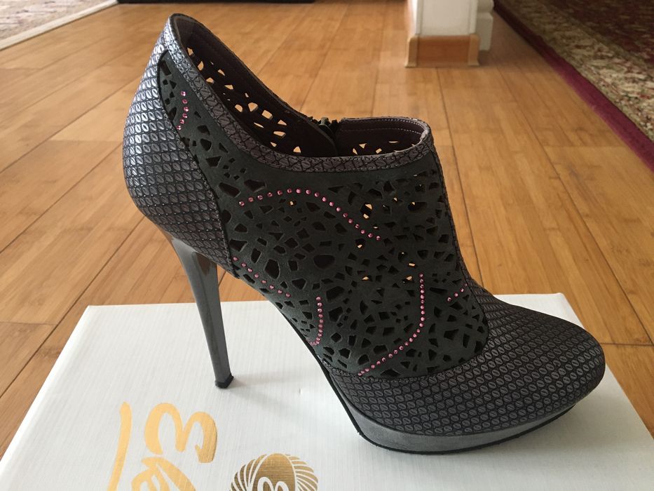 Женская обувь