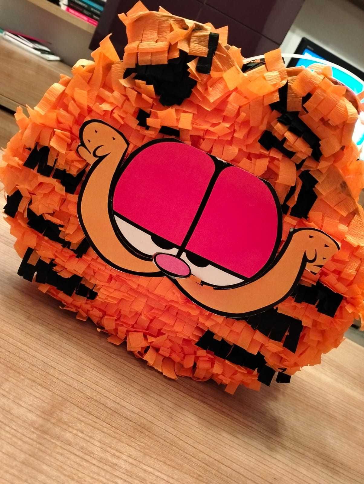 Piñata Garfield pentru Petrecere de Copii