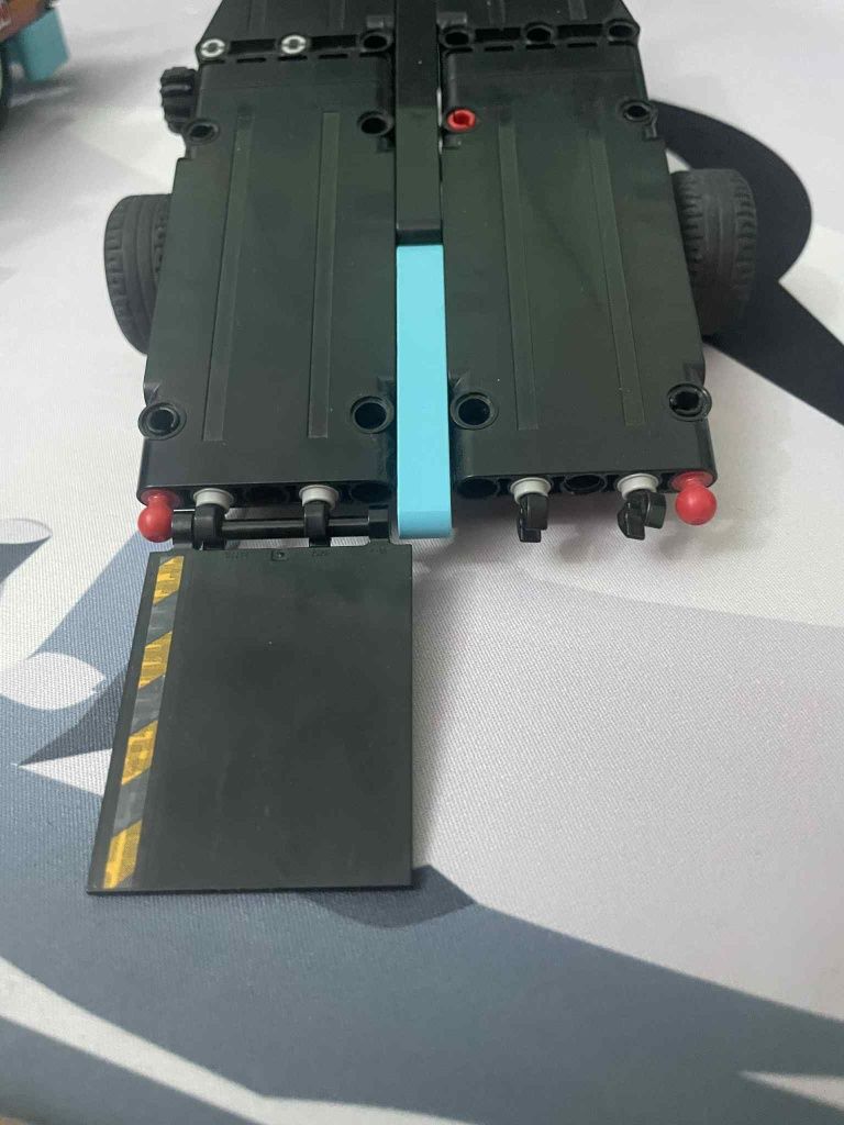 Lego Tehnic Camion și Motocicleta