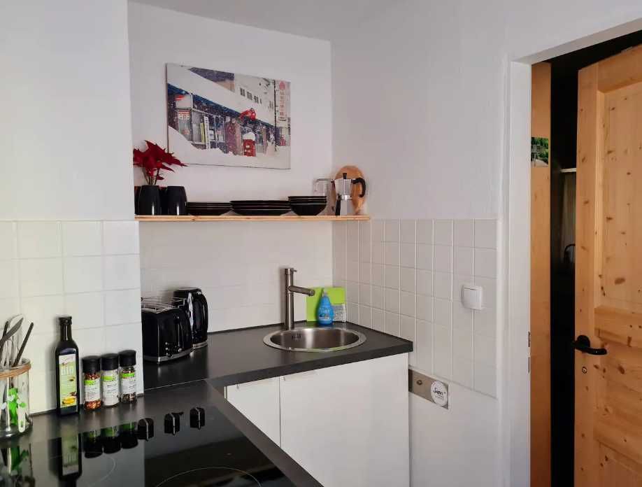 Дава се под наем Двустаен апартамент в Пловдив, Център - 47 кв.м за 290.7 € - Снимка #3