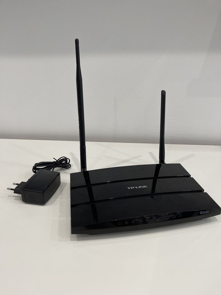 Router TP-Link wi-fi wireless 4 porturi Switch