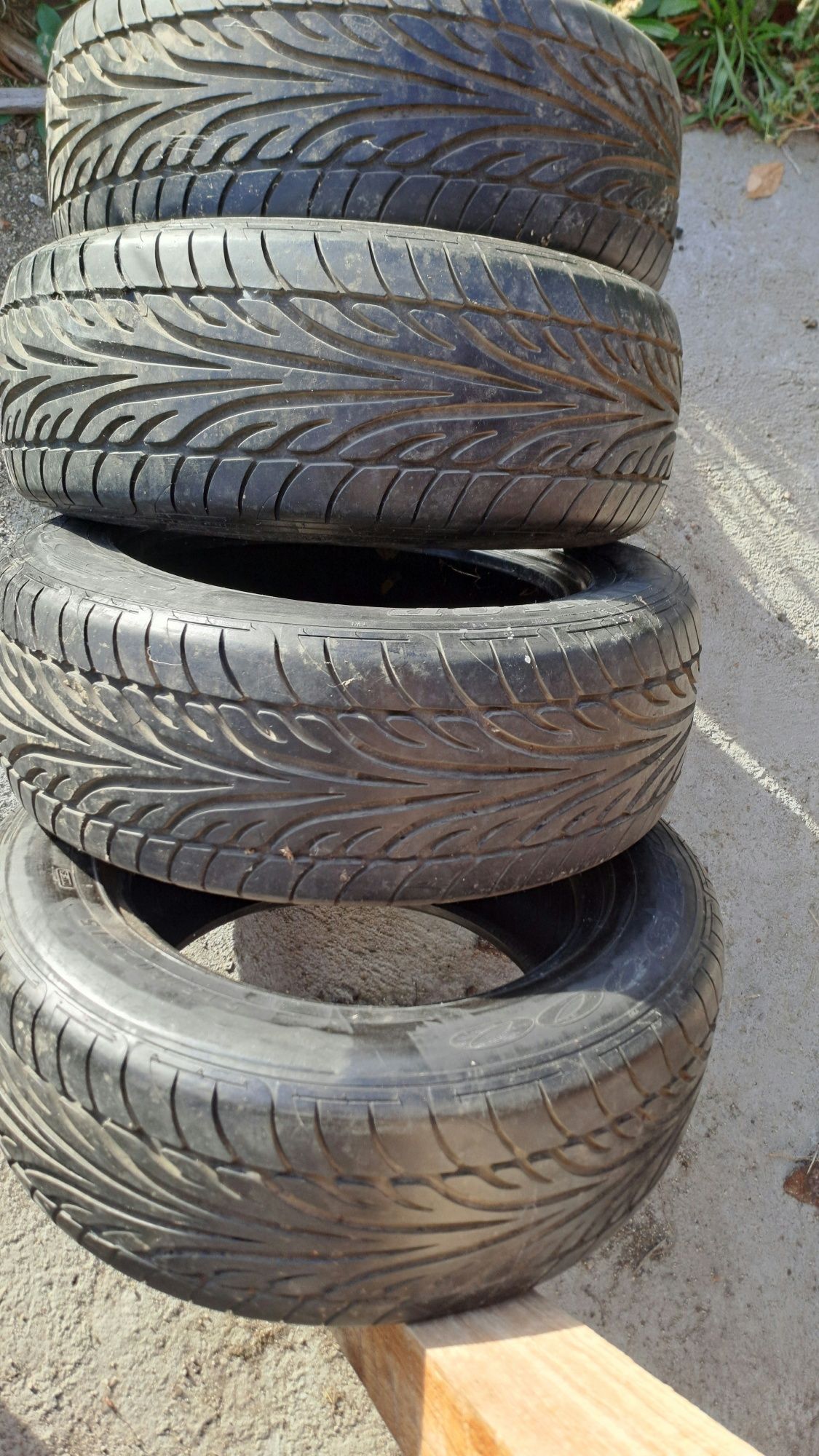 Гуми Dunlop 215 60 15