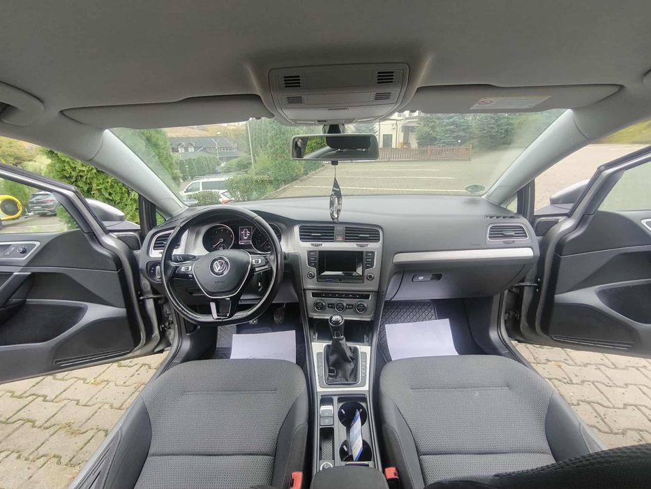 Volkswagen Golf~Comfortline~1.2Tsi~