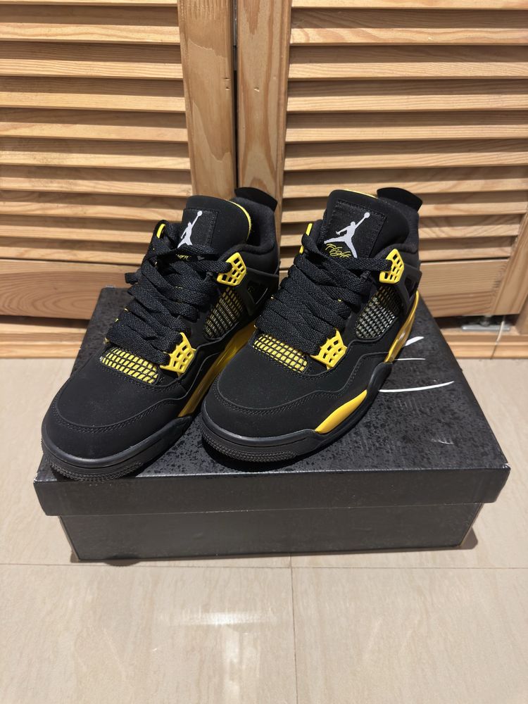 Jordan 4 Thunder Marimea 39