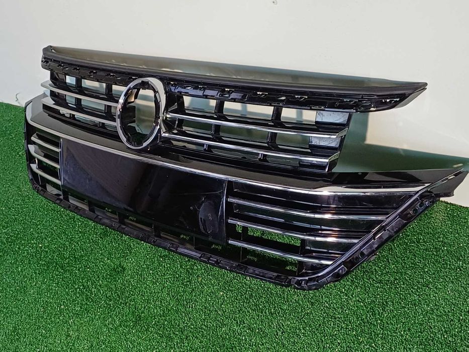 решетка радиаторна VW Arteon R line 2017-2020 г. #1012V