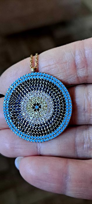 Колие с медальон