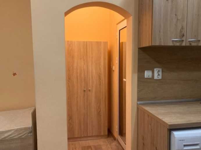 Дава се под наем Едностаен апартамент в София, Център - 28 кв.м за 300 € - Снимка #2