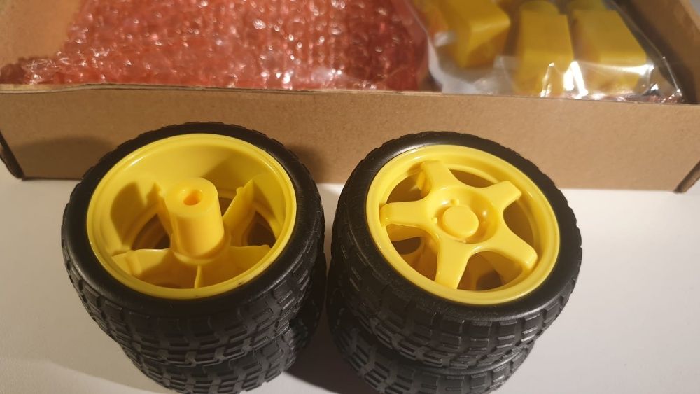 Sasiu arduino 4x4 pentru robti, masini mici, prototiuri