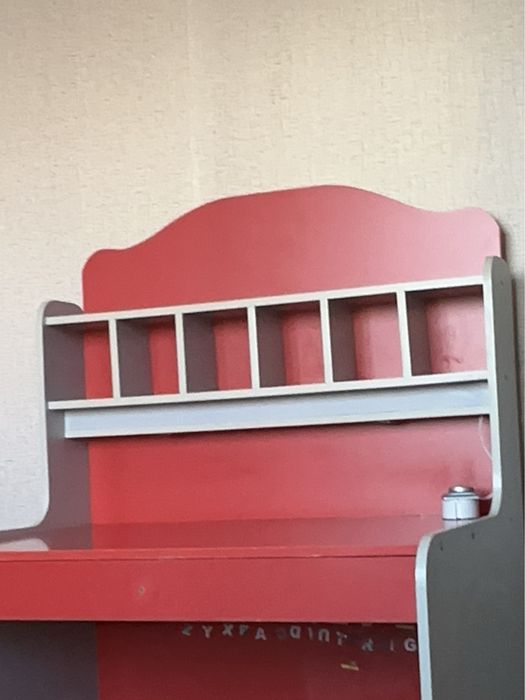 Продам стол детский, письменный