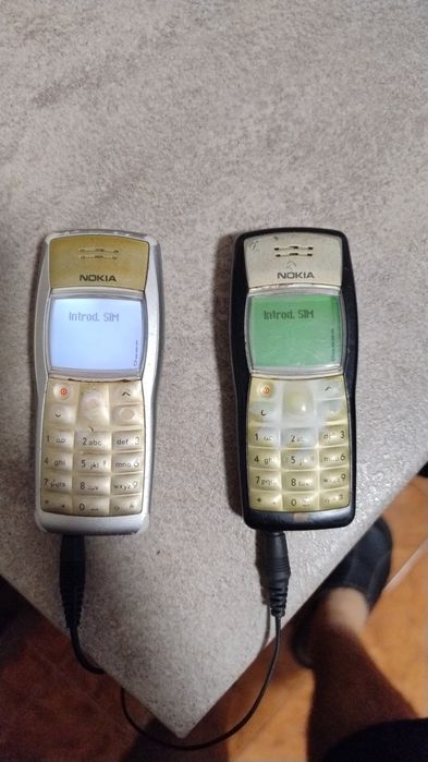 Vând 2 telefoane Nokia 1100/1101