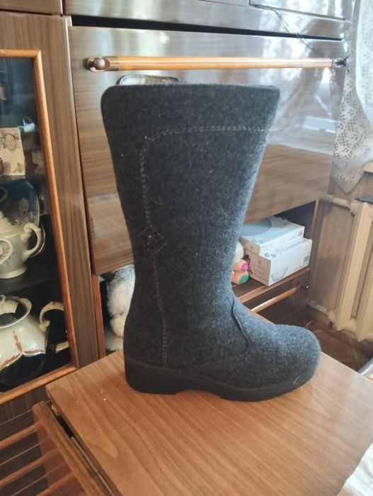 Продам новые зимние бурки