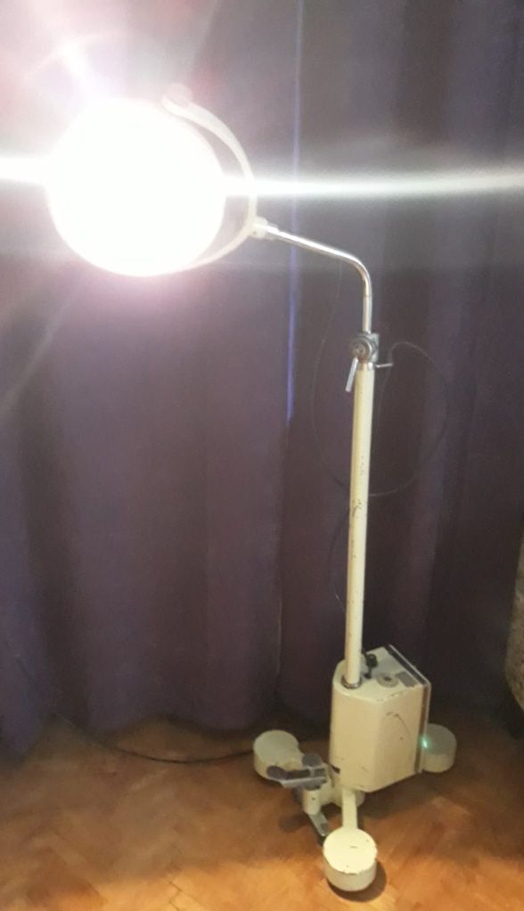 Lampa medicala / industriala, metalica, vintage / Old medical lamp