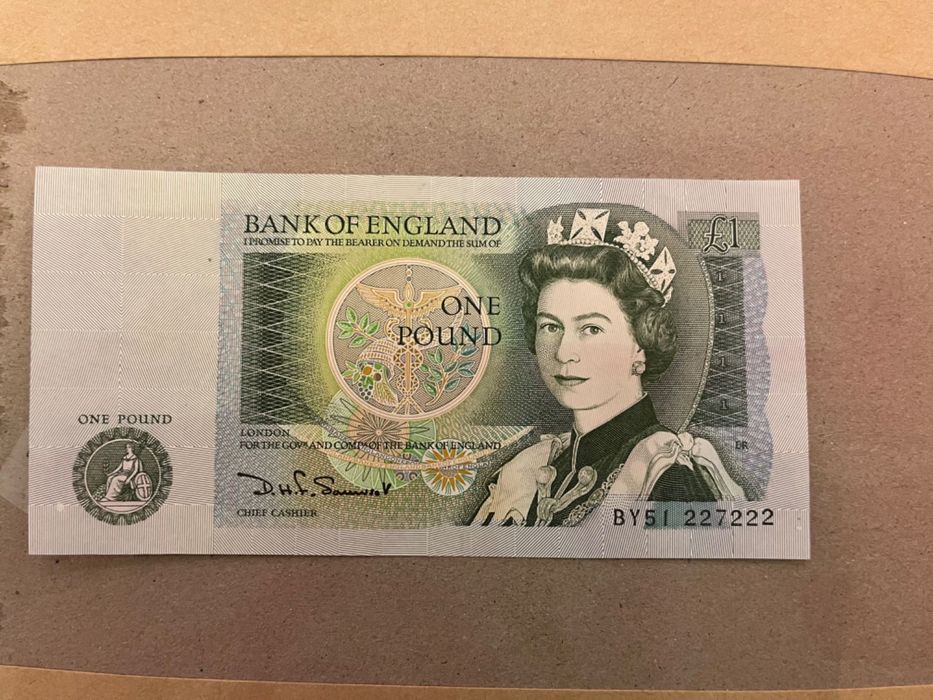 Стара британска банкнота