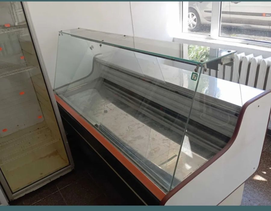 Хладилна витрина