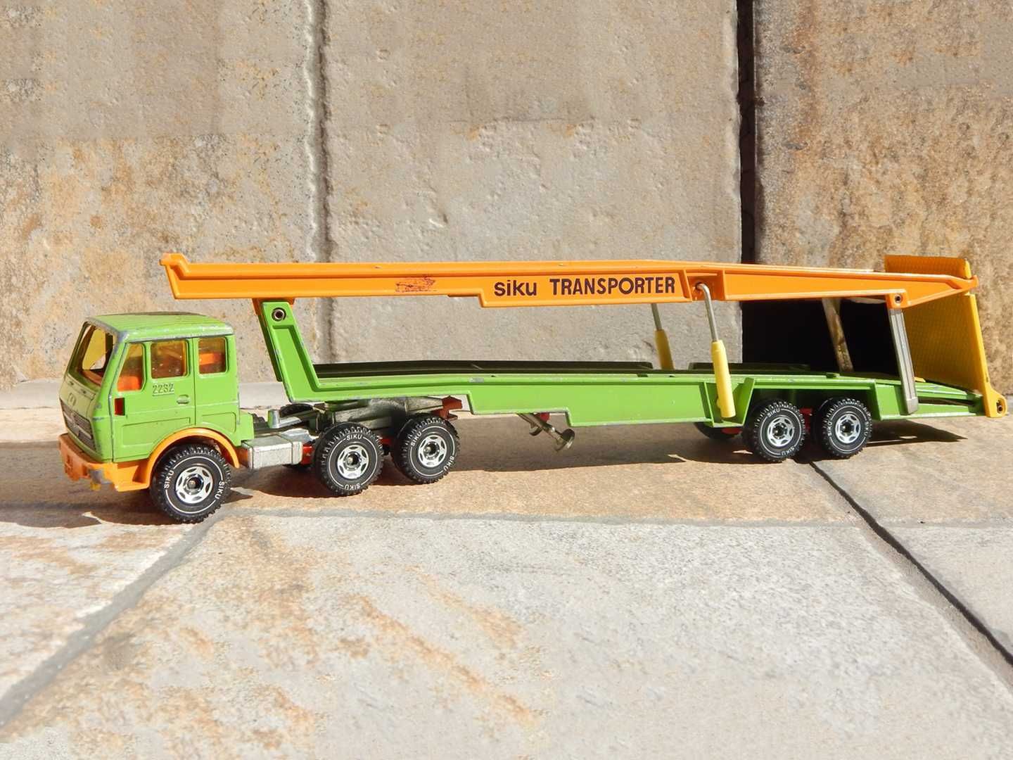 Macheta cap tractor camion Mercedes 2232 320 PS Siku Germania 1:55